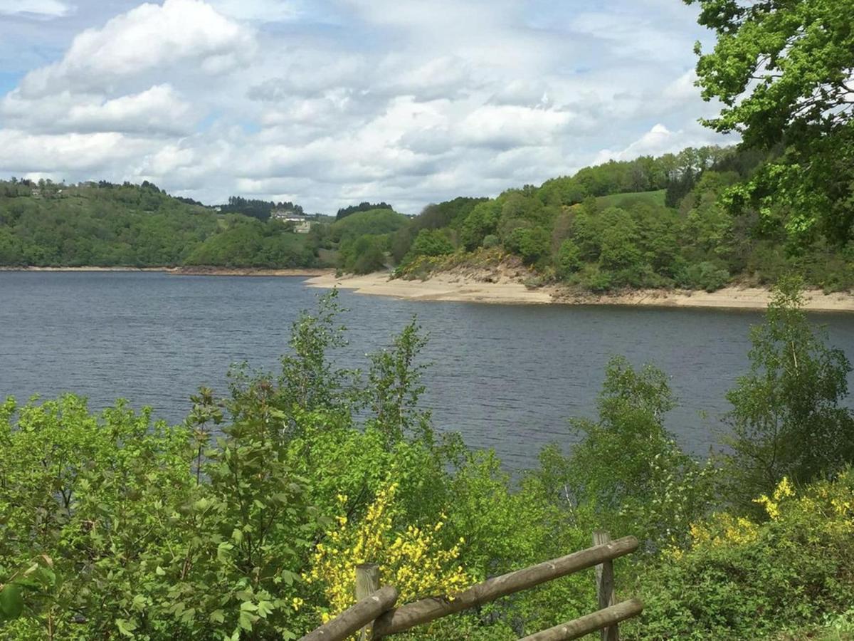 Comfortable Holiday Home Near The Lake Beaulieu (Cantal) Exterior foto