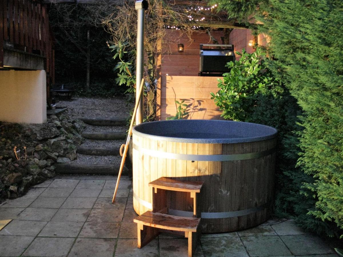 Comfortable Holiday Home Near The Lake Beaulieu (Cantal) Exterior foto